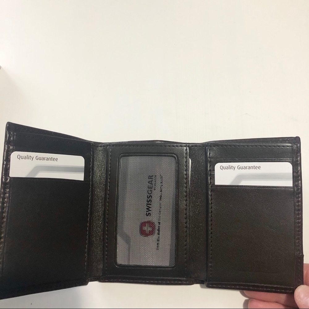 Swiss gear brown trifold leather wallet, New